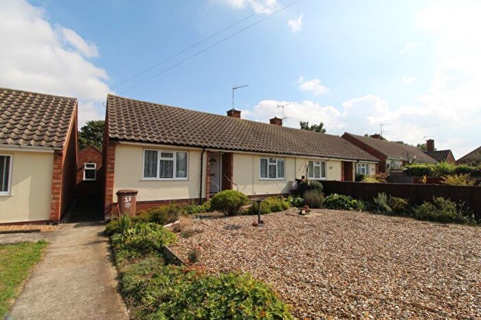 2 Bedroom Semi-Detached Bungalow To Rent In Hanmer Avenue, Mildenhall, Suffolk, IP28