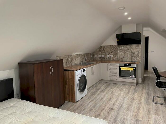 1 Bedroom Flat To Rent In London Road, Guildford, GU1