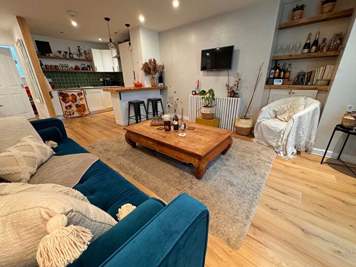 2 Bedroom Flat To Rent In Adelphi, Aberdeen, AB11