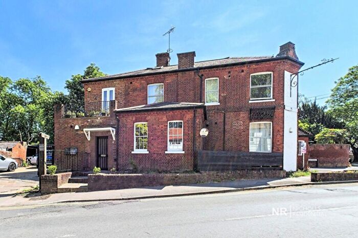 2 Bedroom Flat To Rent In Woodcote Road, Epsom, Surrey., KT18