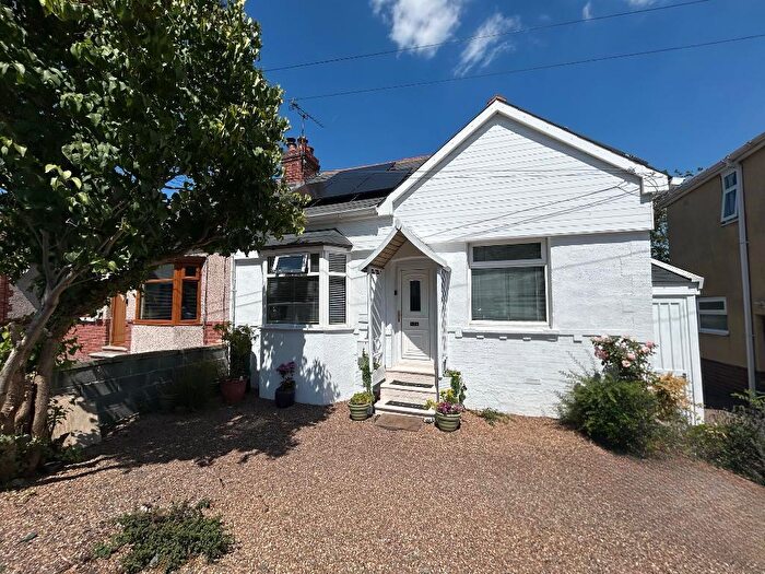 4 Bedroom Semi-Detached House For Sale In Smithy Moor Avenue, Stocksbridge, Sheffield, S36