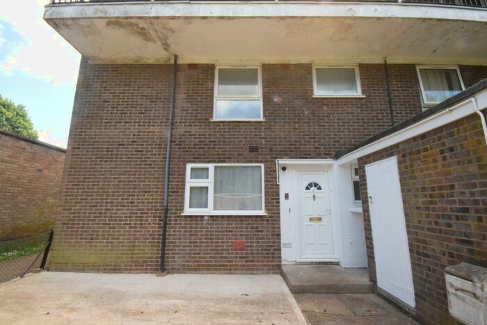3 Bedroom House To Rent In Stockbreach Close, Hatfield, AL10