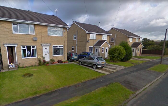 2 Bedroom Semi-Detached House To Rent In Langlands Road, BD16