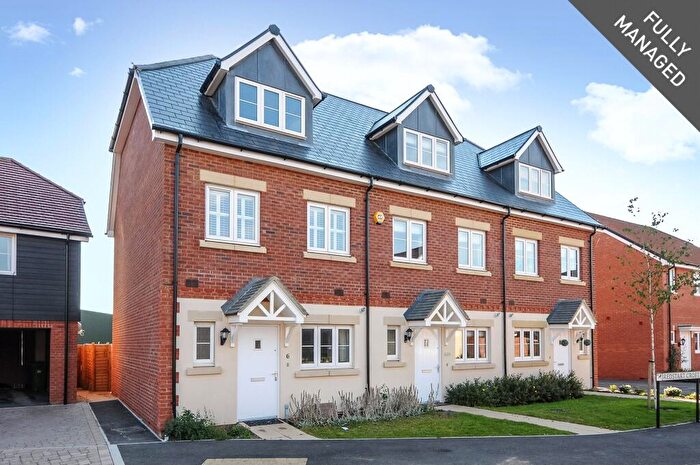 3 Bedroom End Of Terrace House To Rent In Redstart Croft, Bracknell, Berkshire, RG12