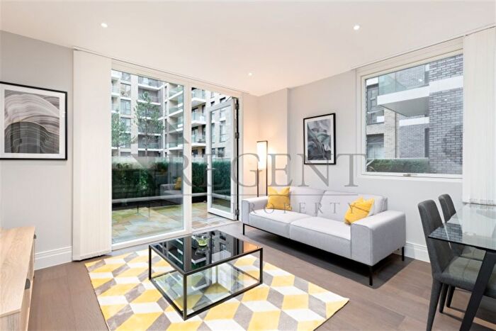 2 Bedroom Flat To Rent In Hamond Court, Queenshurst Square, KT2