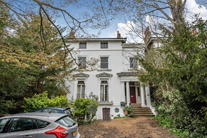 2 Bedroom Flat For Sale In Lee Park, Blackheath, London, SE3