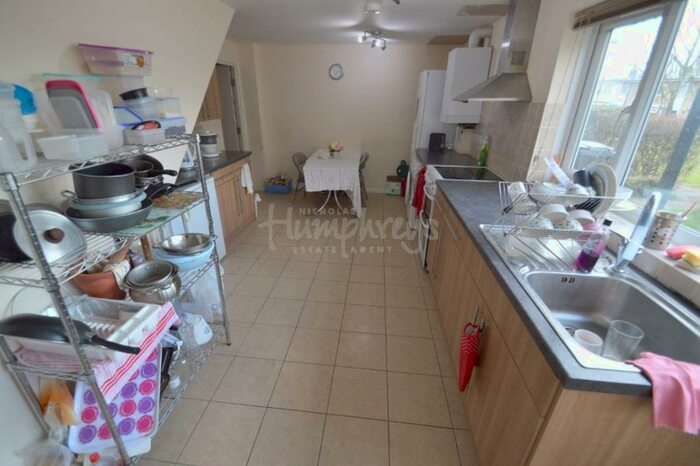 4 Bedroom House To Rent In Ryecroft, AL10