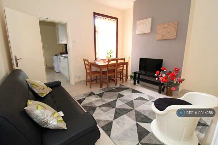 4 Bedroom Terraced House To Rent In Newcombe Road, Coventry, CV5