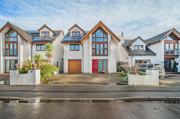 4 Bedroom Detached House For Sale In The Retreat, Nottage, Porthcawl, CF36