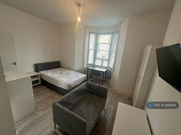 1 Bedroom Flat To Rent In Bedford Place, Brighton, BN1