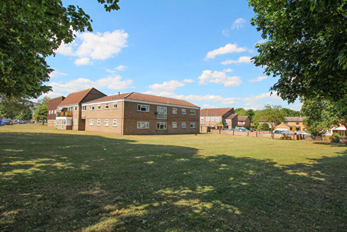 2 Bedroom Flat To Rent In George Lambton Avenue, Newmarket, CB8