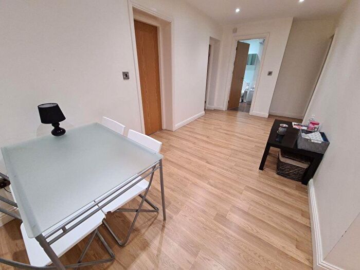 3 Bedroom House To Rent In Moorland Avenue Hyde Park, Leeds, LS6