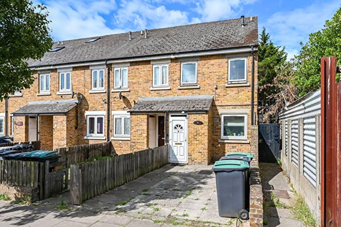 2 Bedroom Flat To Rent In Spondon Road, Tottenham, London, N15