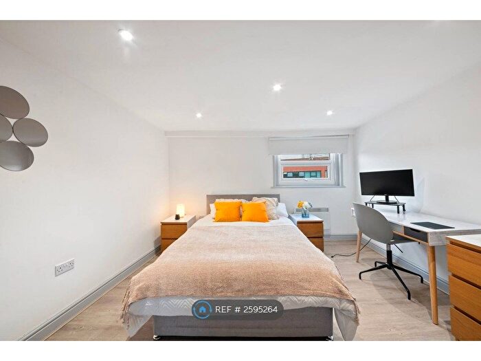 2 Bedroom Flat To Rent In Castle Street, Reading, RG1