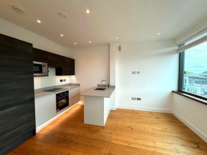 1 Bedroom Apartment For Sale In The Ring, Bracknell, RG12