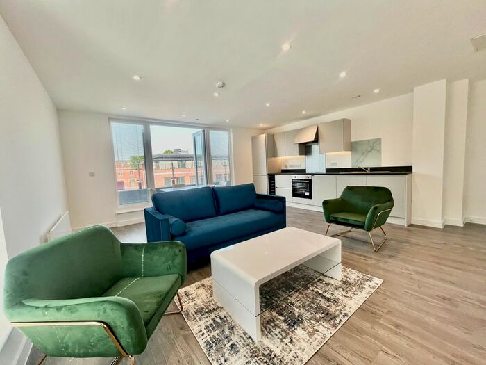 3 Bedroom Flat To Rent In Burley Road, Burley, Leeds, LS4