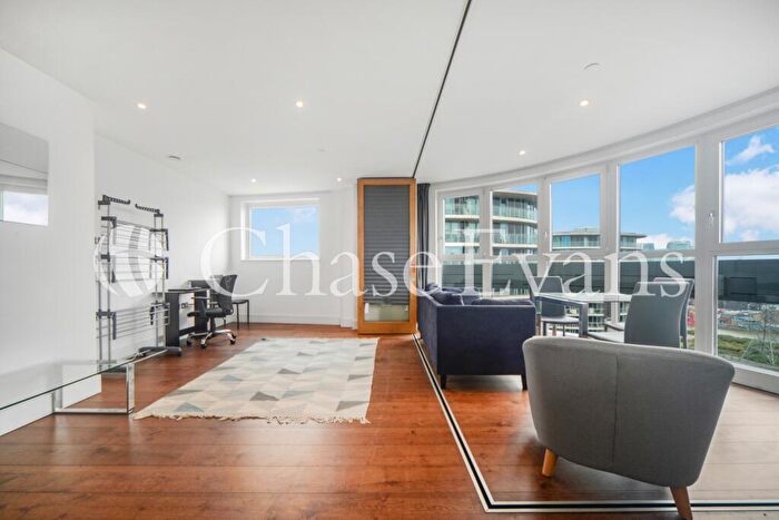 2 Bedroom Flat For Sale In Western Gateway, Royal Docks, London, E16