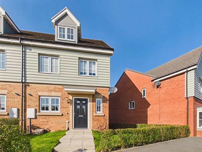 4 Bedroom Semi Detached House For Sale In Fulmar Drive, Backworth, NE27