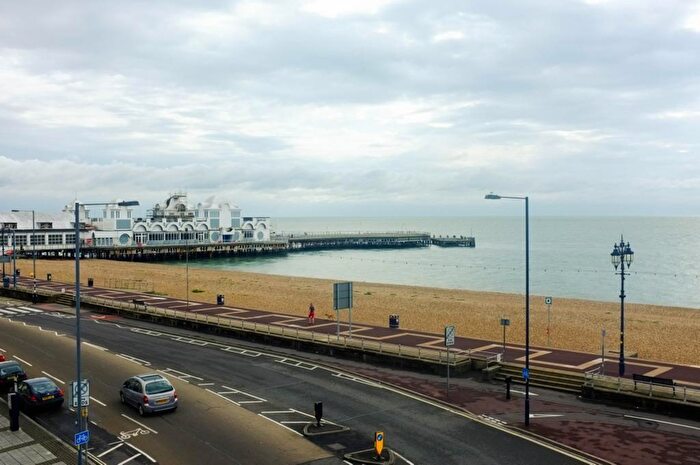 2 Bedroom Apartment To Rent In South Parade, Southsea, PO4