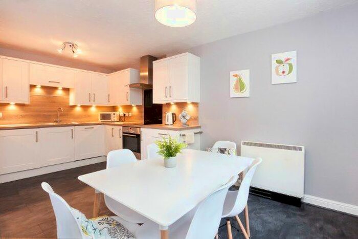 2 Bedroom Flat To Rent In Winteringham House, York, YO31