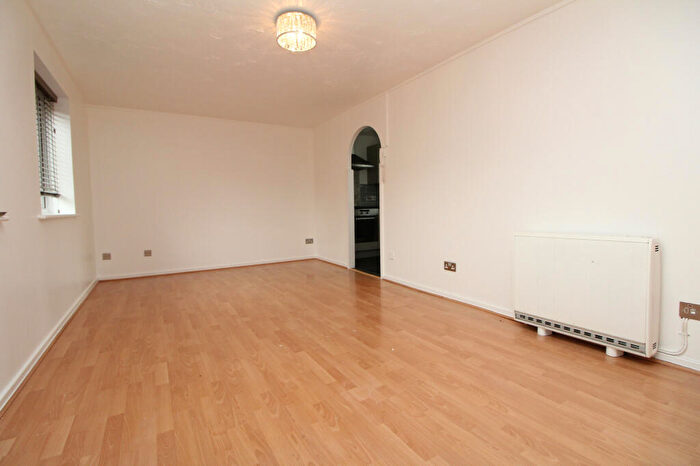 2 Bedroom Apartment To Rent In Orchard Grove, Penge, SE20