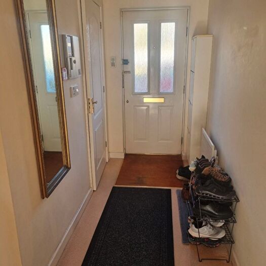 Studio To Rent In Battery Road, London, SE28