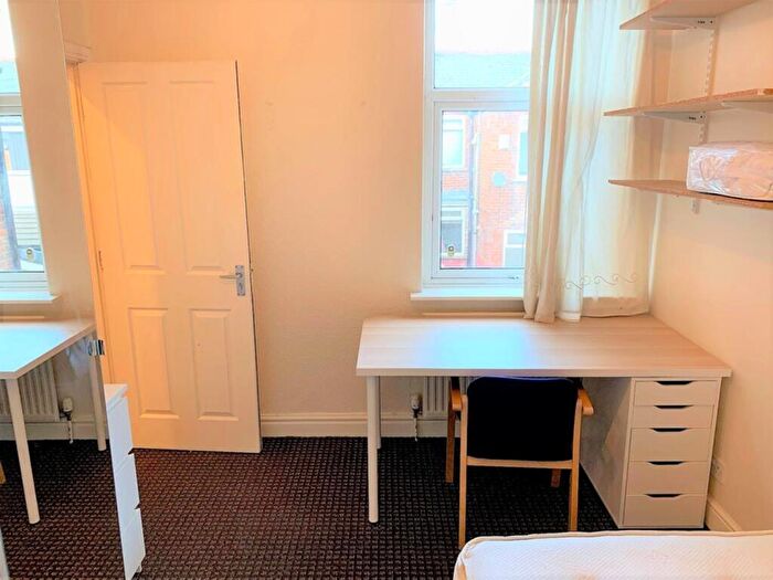 6 Bedroom House To Rent In Brailsford Road, Manchester, M14