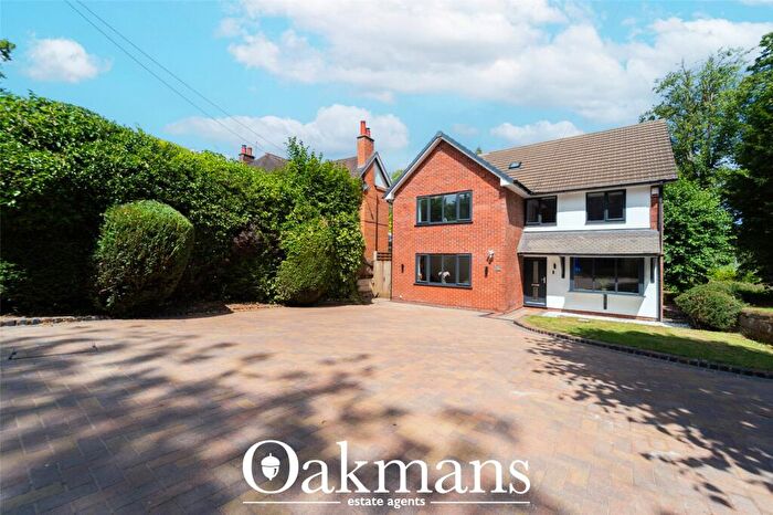 4 Bedroom Detached House For Sale In Stourbridge Road, Catshill, Bromsgrove, Worcestershire, B61