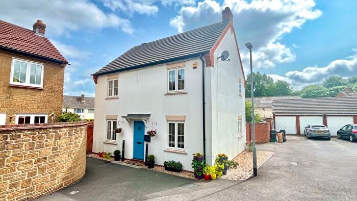 3 Bedroom Detached House For Sale In Station Road, Ilminster, Somerset, TA19