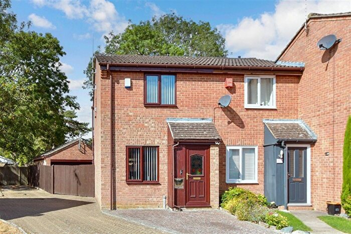 2 Bedroom End Of Terrace House For Sale In The Briars, West Kingsdown, Kent, TN15