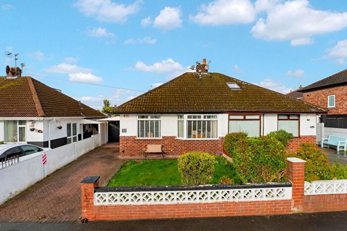 2 Bedroom Semi Detached Bungalow For Sale In Fieldway, Widnes, WA8
