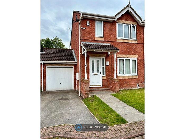 3 Bedroom Semi-Detached House To Rent In Shelley Court, Wakefield, WF4