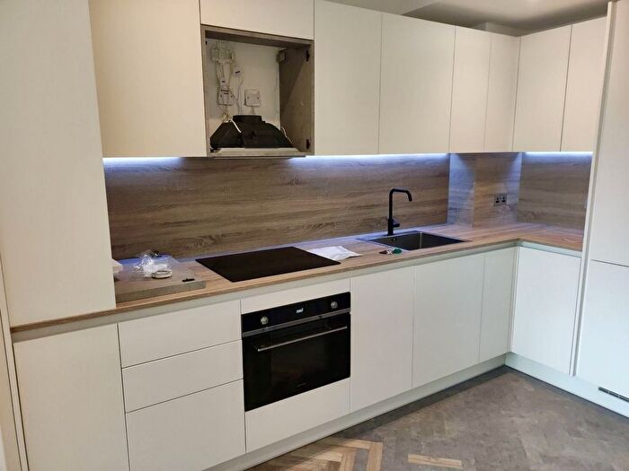 1 Bedroom Flat To Rent In River Apartments, Gillender Street, London, E3