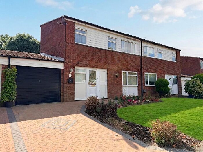2 Bedroom Semi-Detached House For Sale In Freeman Close, Greenleys, MK12