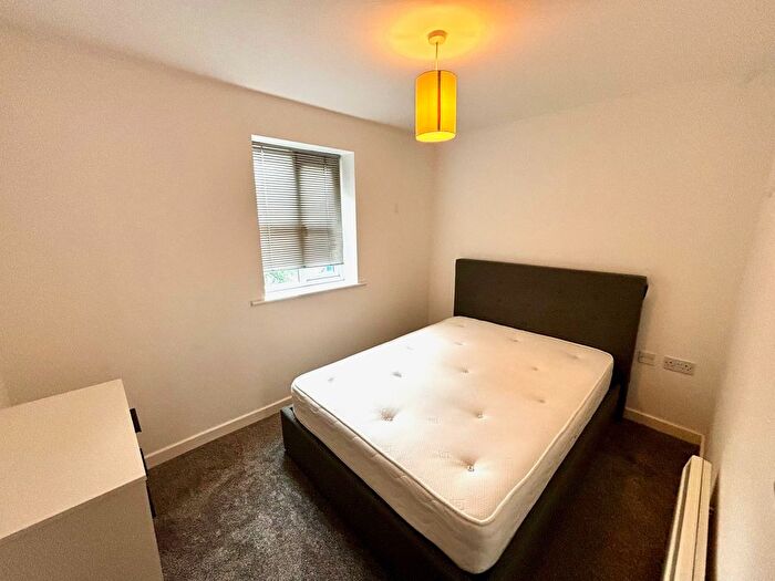 2 Bedroom Property To Rent In Turlow Court, Leeds, LS9