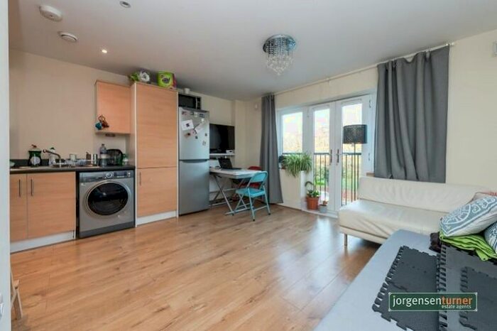 2 Bedroom Flat To Rent In Nexus Court, Malvern Road, London, NW6