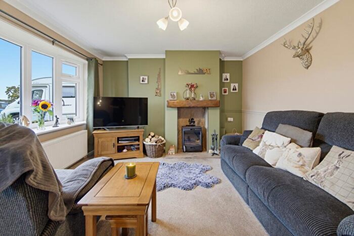 2 Bedroom Semi-Detached Bungalow For Sale In St. Lawrence Avenue Snaith, Snaith, Goole, North Humberside, DN14