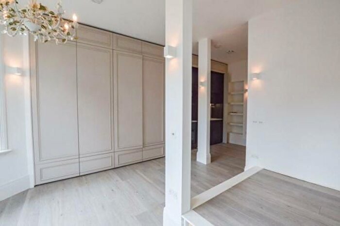 Studio To Rent In Compayne Gardens, London, NW6