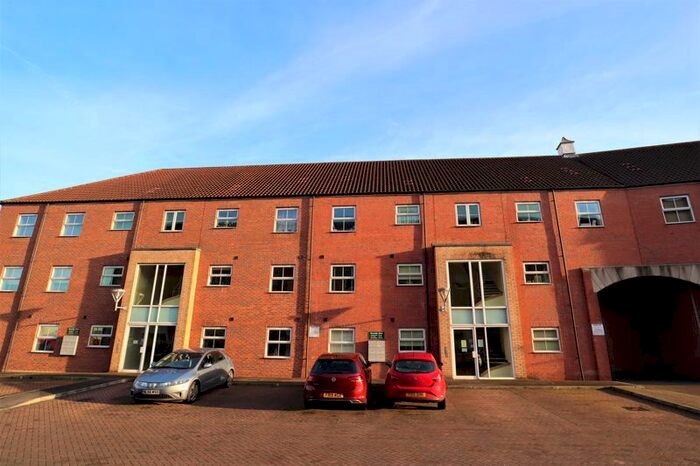 2 Bedroom Flat To Rent In Riverside Drive, Lincoln LN5