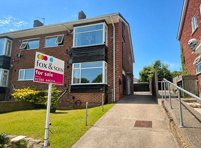 2 Bedroom Maisonette For Sale In Furze Close, Southampton, SO19