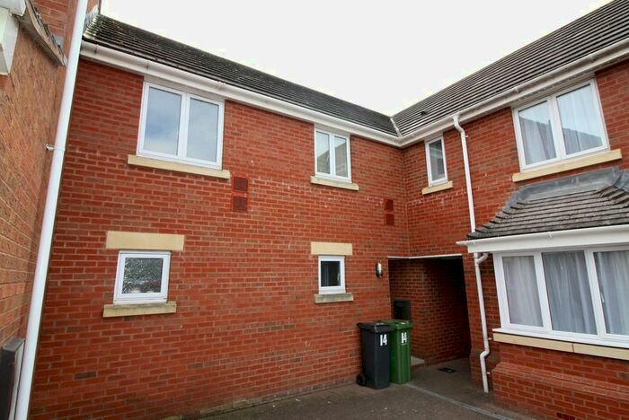 2 Bedroom Flat To Rent In Powlesland Road, Alphington, Exeter, EX2