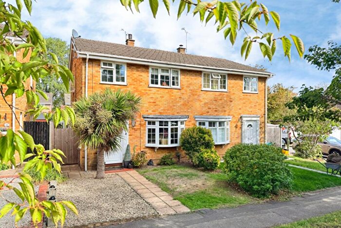 3 Bedroom Semi-Detached House For Sale In Hanover Gardens, Farnborough, Hampshire, GU14