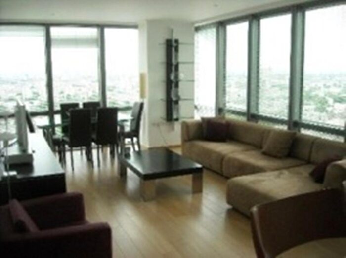 2 Bedroom Flat To Rent In West India Quay, Canary Wharf, E14