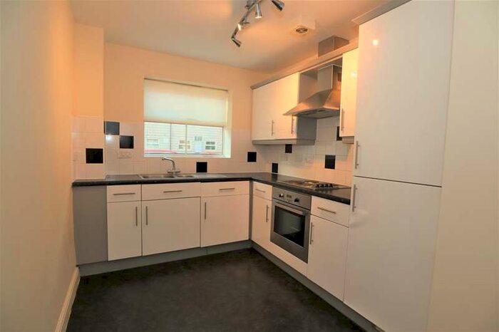 2 Bedroom Apartment To Rent In Riverside Drive, Lincoln, LN5