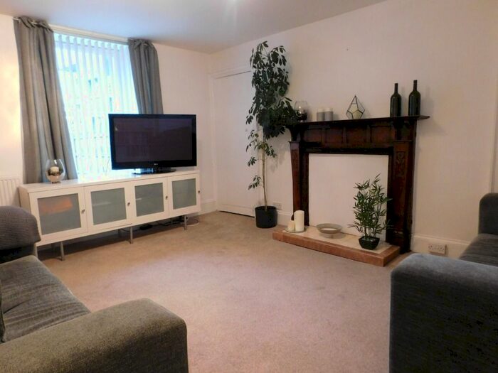 8 Bedroom Detached House To Rent In Dee Place, City Centre, Aberdeen, AB11