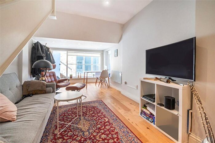 2 Bedroom Maisonette To Rent In Chalk Farm Road, Chalk Farm, NW1