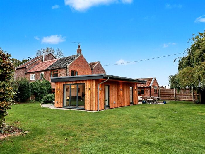 3 Bedroom Cottage For Sale In Chapel Road, Neatishead, NR12