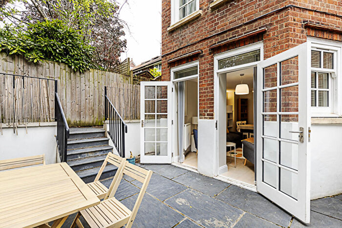 1 Bedroom Flat To Rent In Compayne Gardens, London, London, NW6