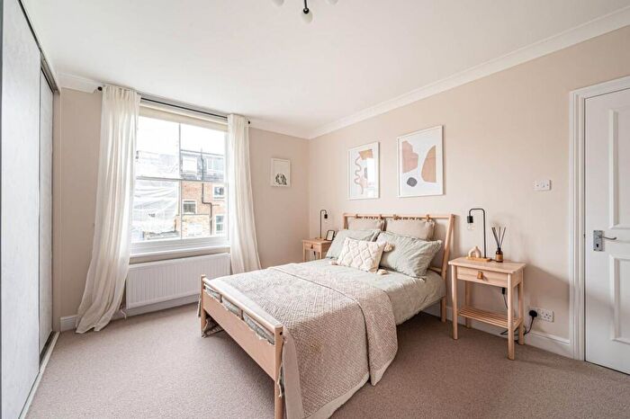 2 Bedroom Flat For Sale In Carlingford Road, Hampstead, London, NW3