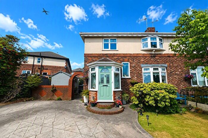4 Bedroom Semi Detached House For Sale In Stenhills Crescent, Runcorn, Cheshire, WA7